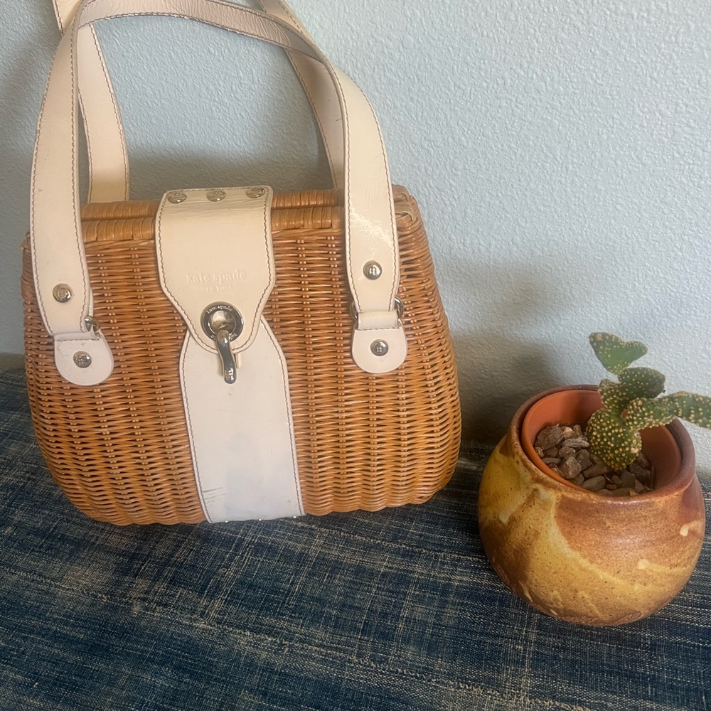 ⭐ Kate Spade Wicker Satchel • White Patent • 2000s